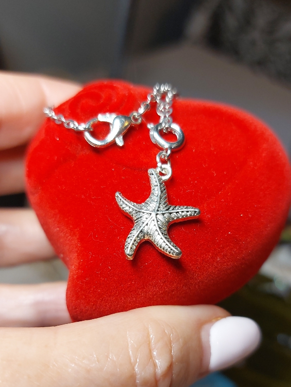Starfish Dainty Silvertone Pendant 18" Necklace